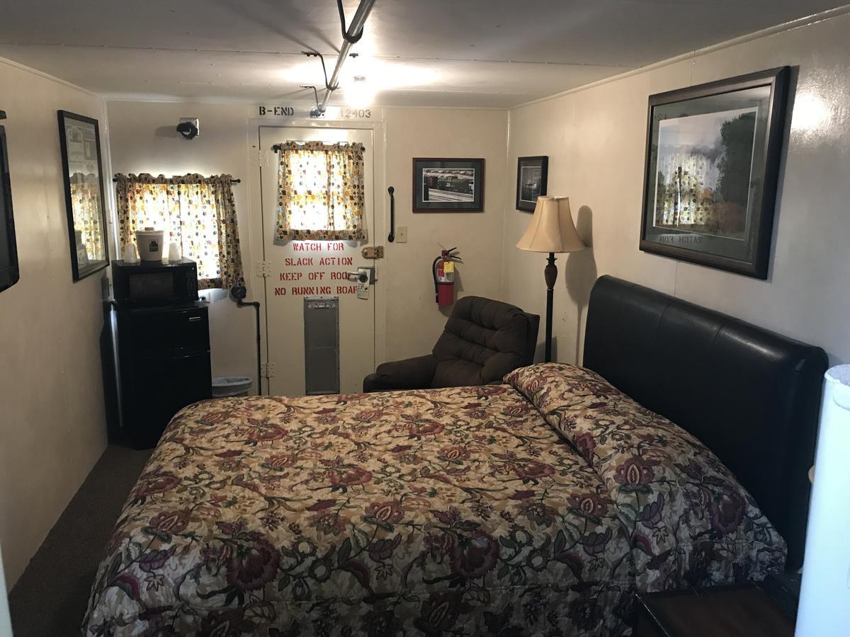 Evergreen Inn- Motel And Rv Park Pratt エクステリア 写真